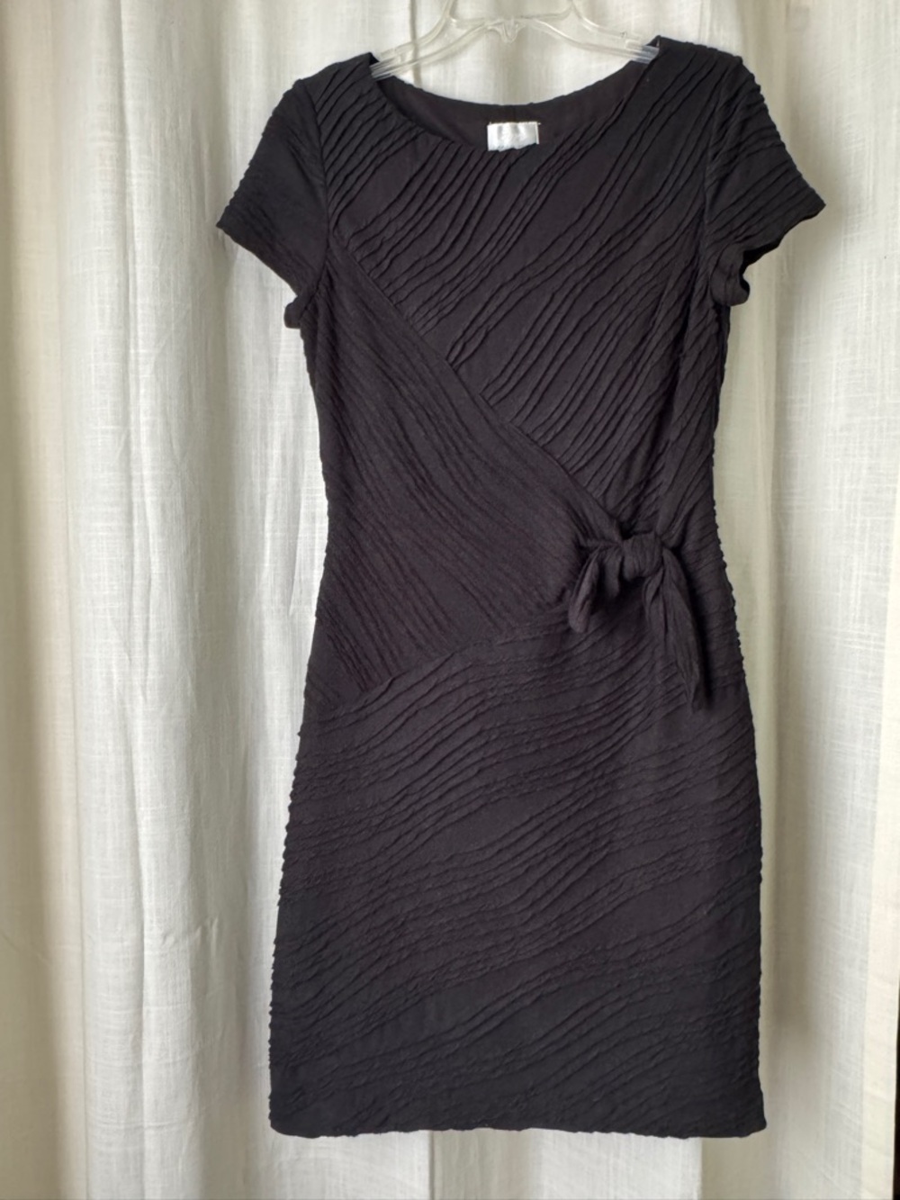 Donna Morgan Black Textured Tie-Waist Midi Dress